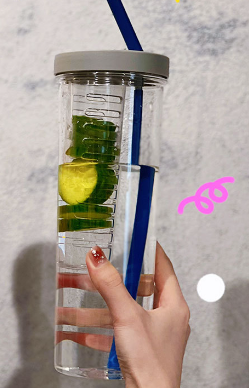 Ins Style Portable Plastic Juice Cup with Straw
